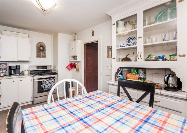 Building Photo - 1093 Main St