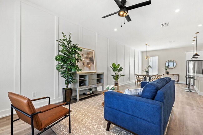 Building Photo - 3 Bedroom Townhouse in Tampa Heights