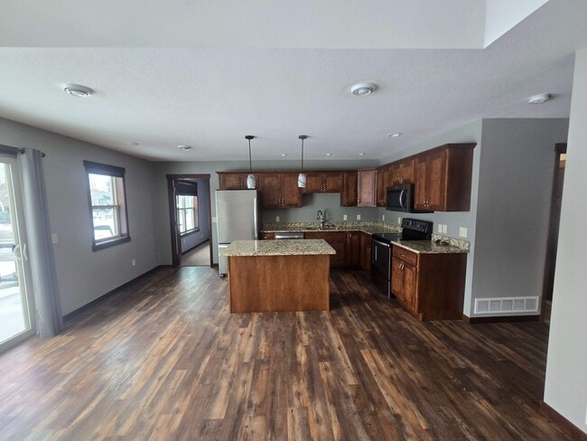 Building Photo - 1934 W 6th St