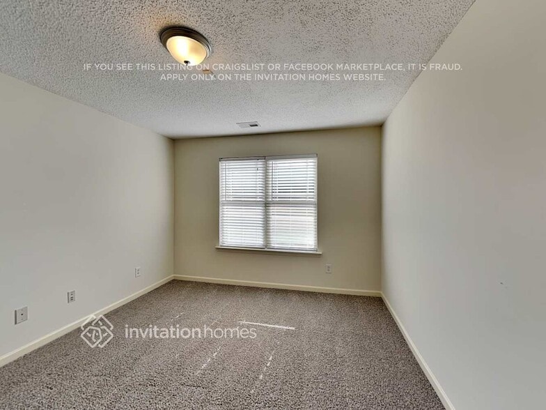 Building Photo - 91 Martins Pond Rd