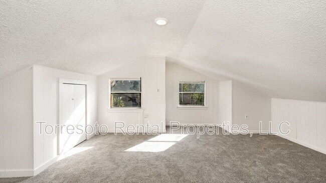 Building Photo - 2600 Morales St