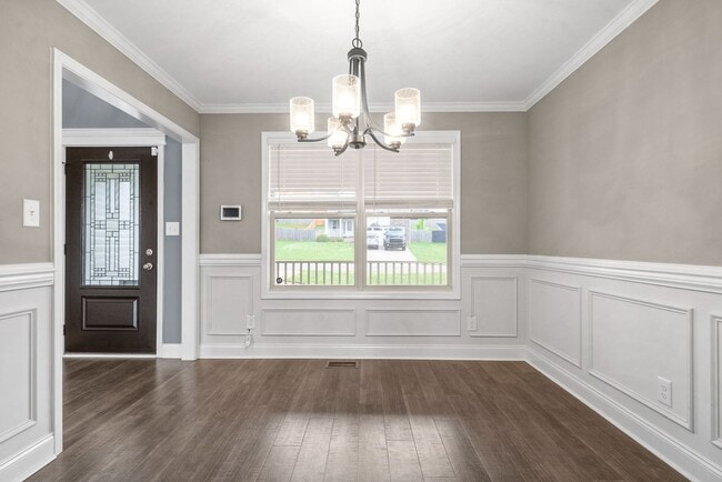 Building Photo - Pet Friendly Four Bedroom!