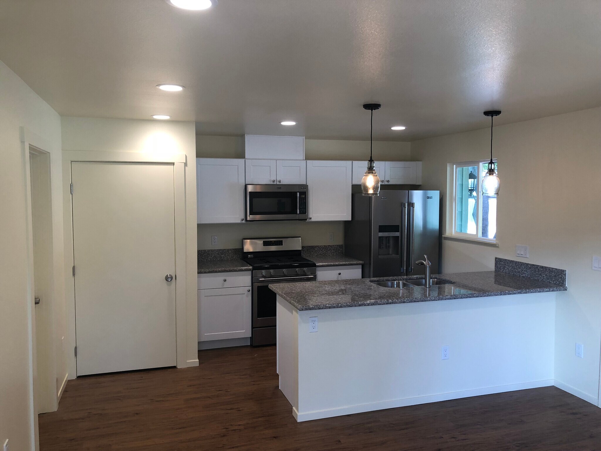450 Square feet - 2362 Meadow st