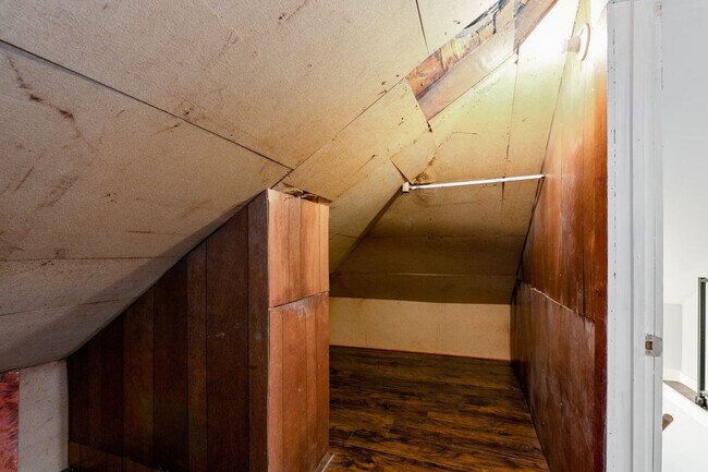 Building Photo - 3 Bedroom House Off Eastern Parkway