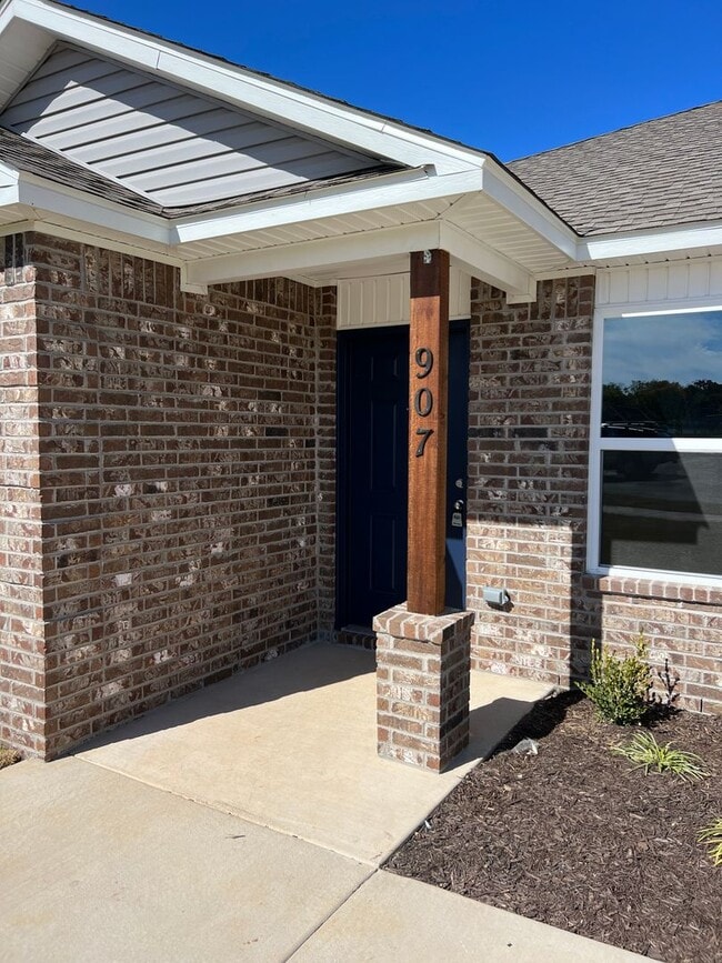 Building Photo - Now Leasing-Beautiful Brand New Homes-Carl...