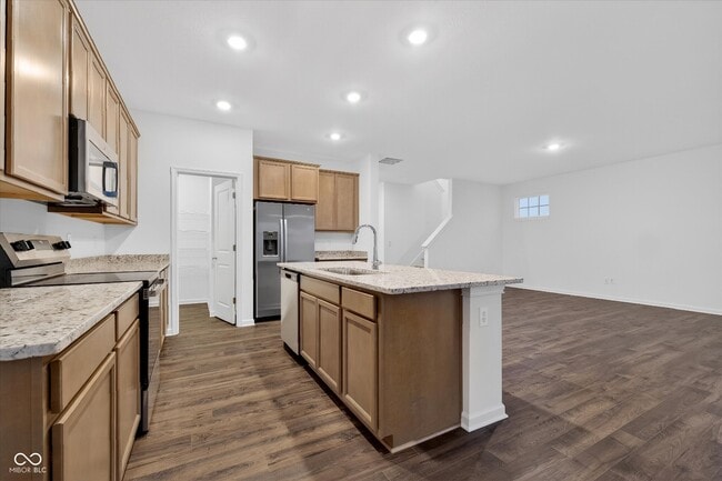 Building Photo - 15988 Tharp Wds Dr