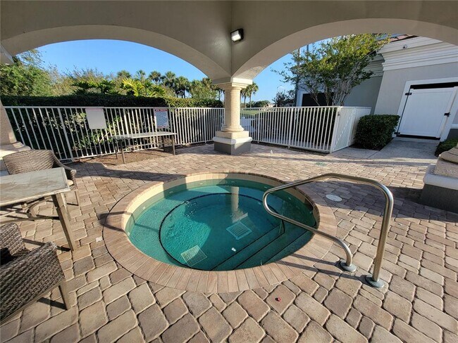 Building Photo - 14013 Fairway Island Dr