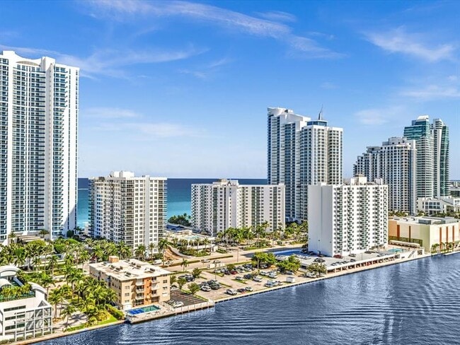 Building Photo - 3001 S Ocean Dr