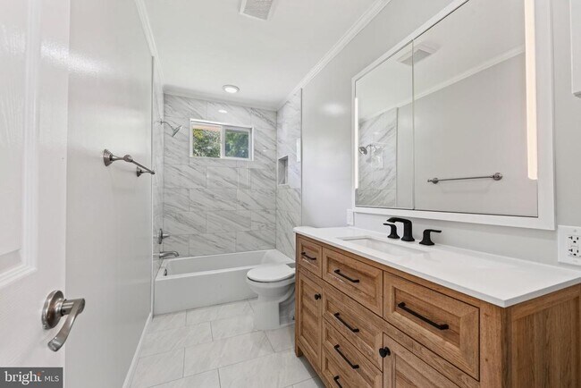 Building Photo - 8110 Springfield Village Dr