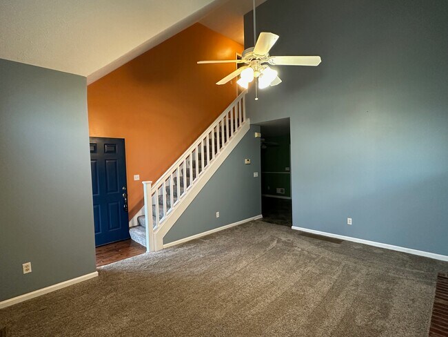 Building Photo - 9800 Spring Pointe Ct
