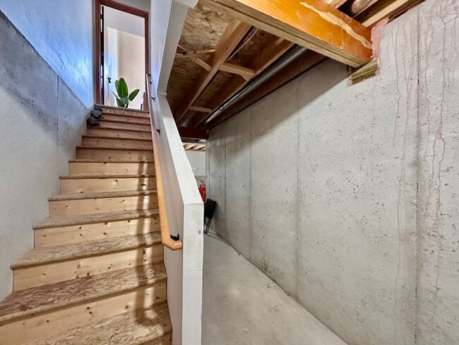 Building Photo - 1170-1172-1172 S Atrium Ct