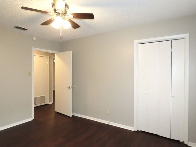 Building Photo - South Tyler! Beautiful 3 Bedroom, 2 Bathroom Duplex