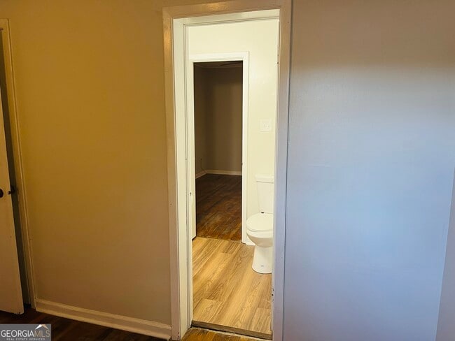 Building Photo - 531 Locke St