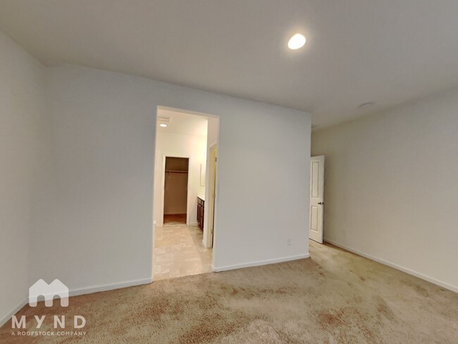 Building Photo - 14320 Loyola Dr