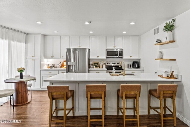 Building Photo - 1024 N 85th Pl