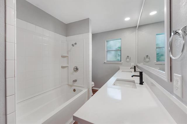 Building Photo - 4005 Ridgebrook Dr