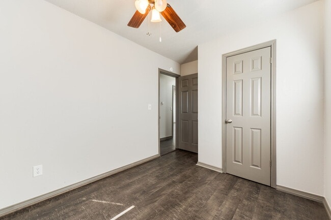 Building Photo - 14013 N Everest Ave