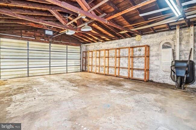 Building Photo - 121 S Fenwick St