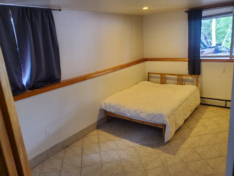 Building Photo - 302 Camelot Shore Dr