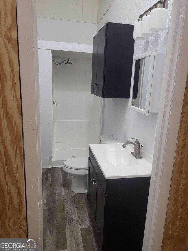 Building Photo - 15 N Zetterower Ave