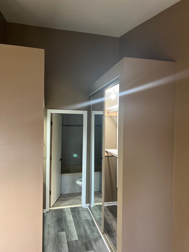 Building Photo - 820 Dracut Ln