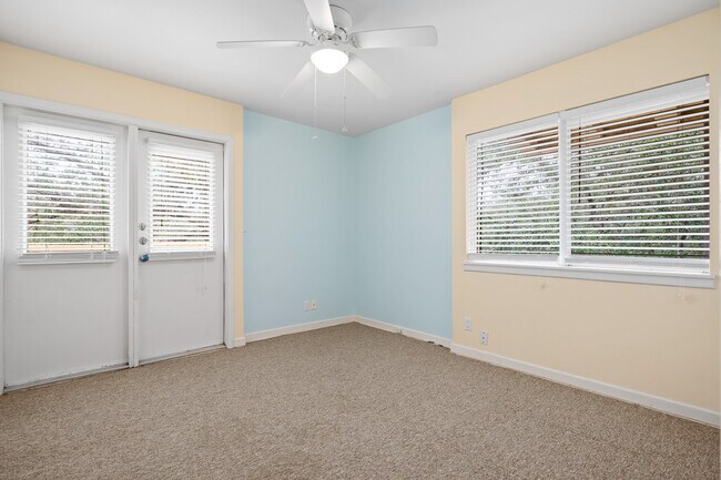 Building Photo - 112 Forest Hls