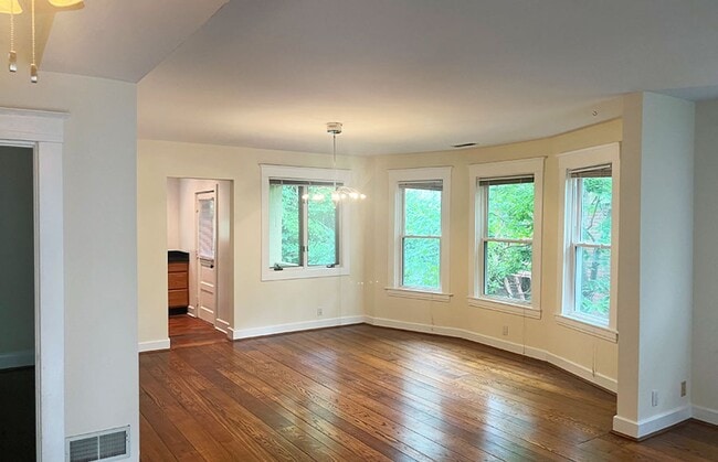 Building Photo - 3436 Lyleburn Pl