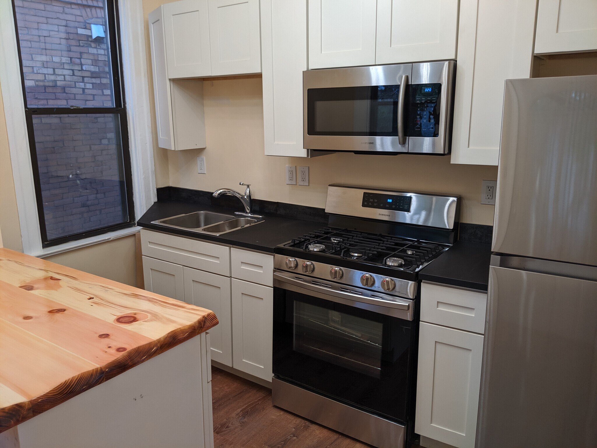 new kitchen - 214 Peebles Street