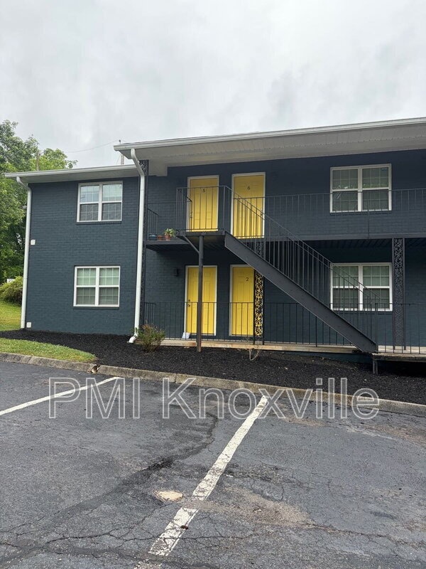 Building Photo - 123 Ingersoll Ave