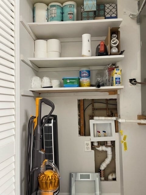 Building Photo - 10 Walden Dr