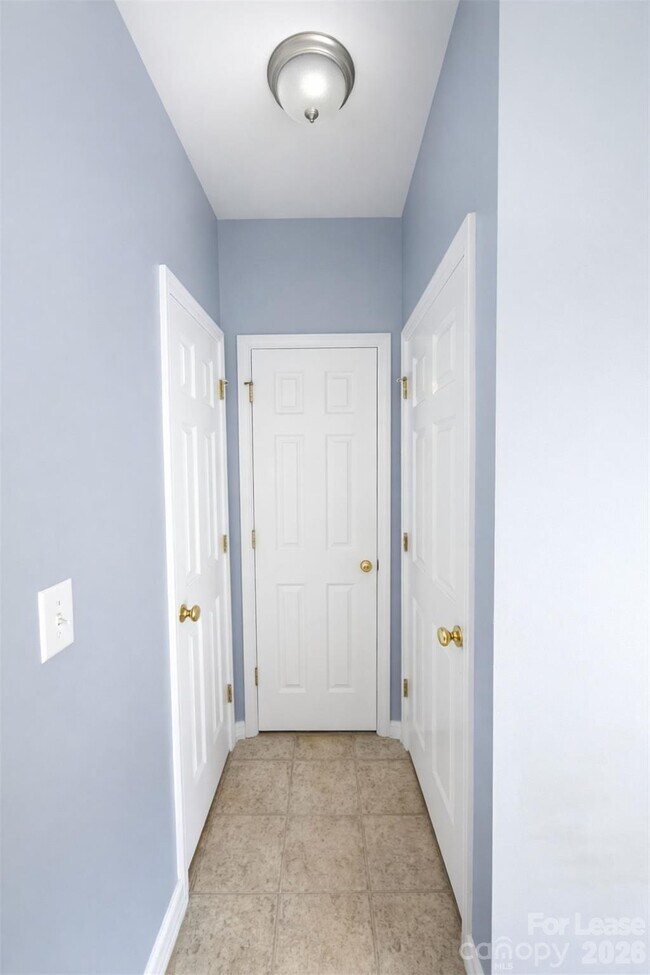 Building Photo - 15409 Tully House Ct