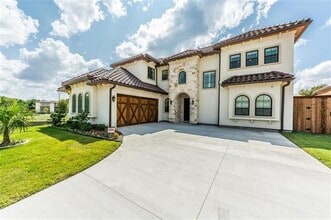 Building Photo - 2913 Annoor Dr