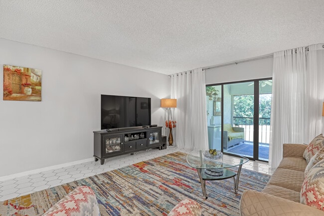 Building Photo - 21662 Arriba Real