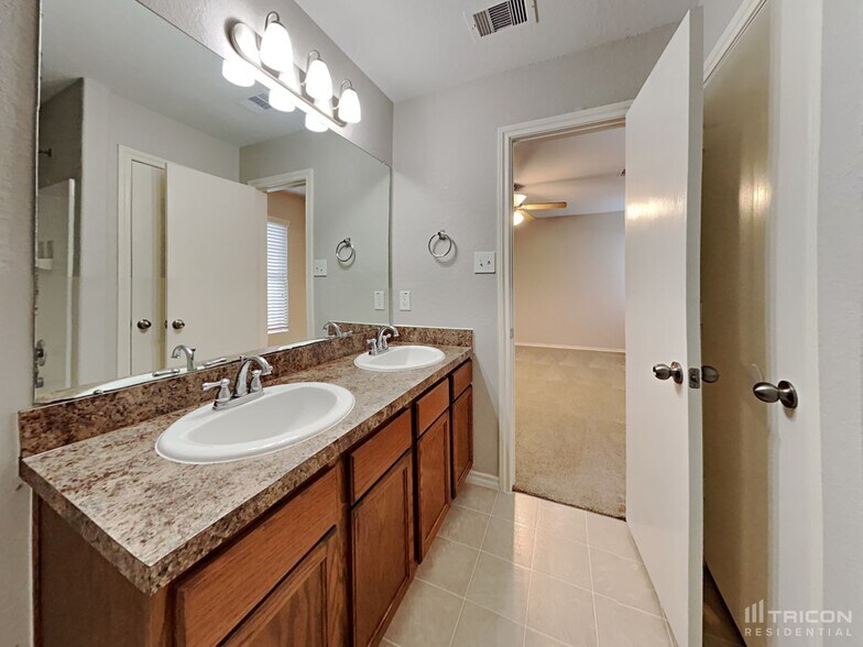 Building Photo - 1607 Katydid Ct