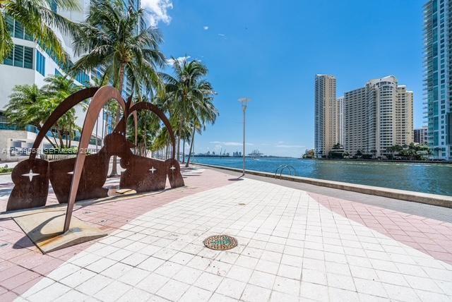 Building Photo - 300 S Biscayne Blvd