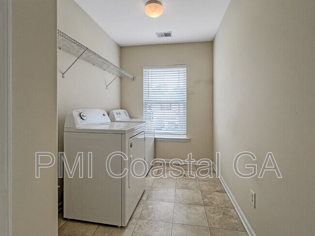 Building Photo - 145 Somersby Blvd