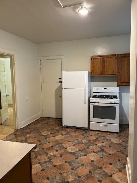 Building Photo - 449 W Mifflin St