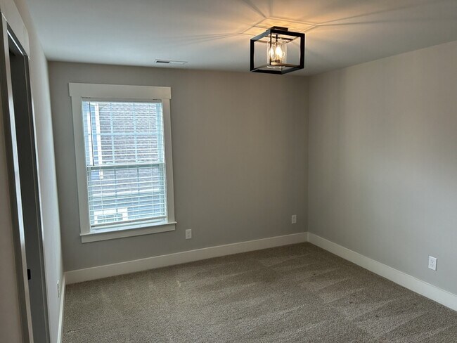 Building Photo - 6619 Camilla Dr