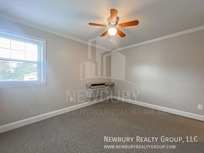 Building Photo - 305 San Juan Dr