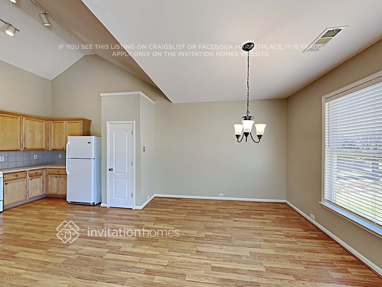 Building Photo - 5020 Fieldstone View Cir