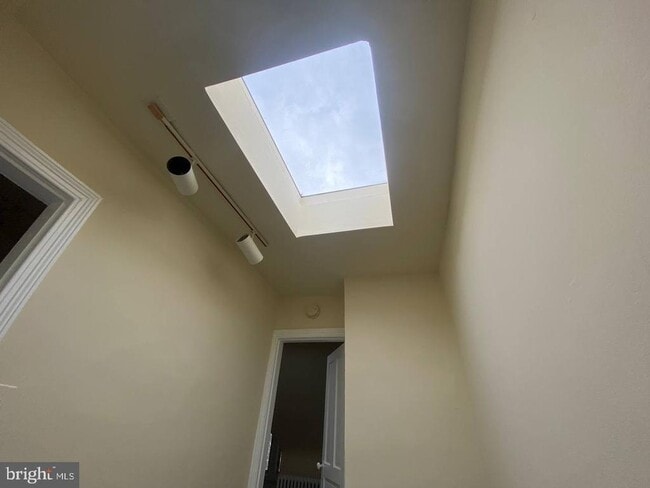 Building Photo - 1713 Kilbourne Pl NW