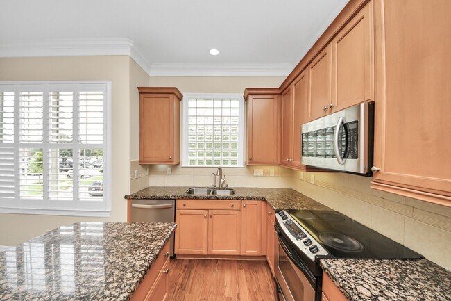 Building Photo - 2930 Brompton Square Dr