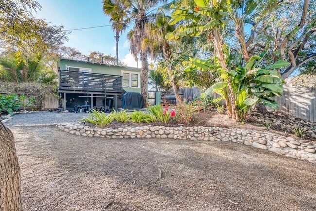 Building Photo - Quaint Remodeled 2 Bedroom Home in South Park