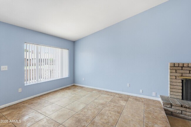 Building Photo - 126 W Loma Vista Dr