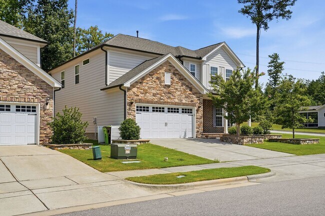 Building Photo - 438 Brk Pne Trl