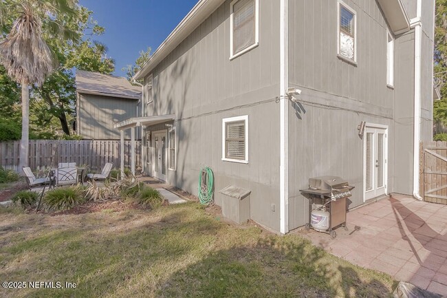 Building Photo - 338 Magnolia St