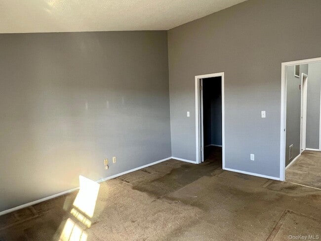 Building Photo - 3917 Whispering Hills Dr