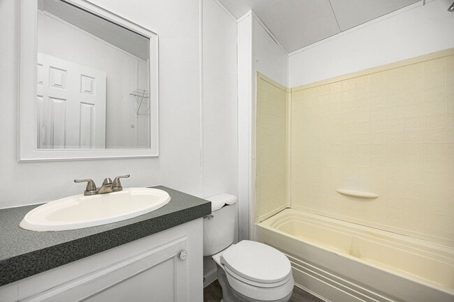 Building Photo - 16330 Hill Country Ct