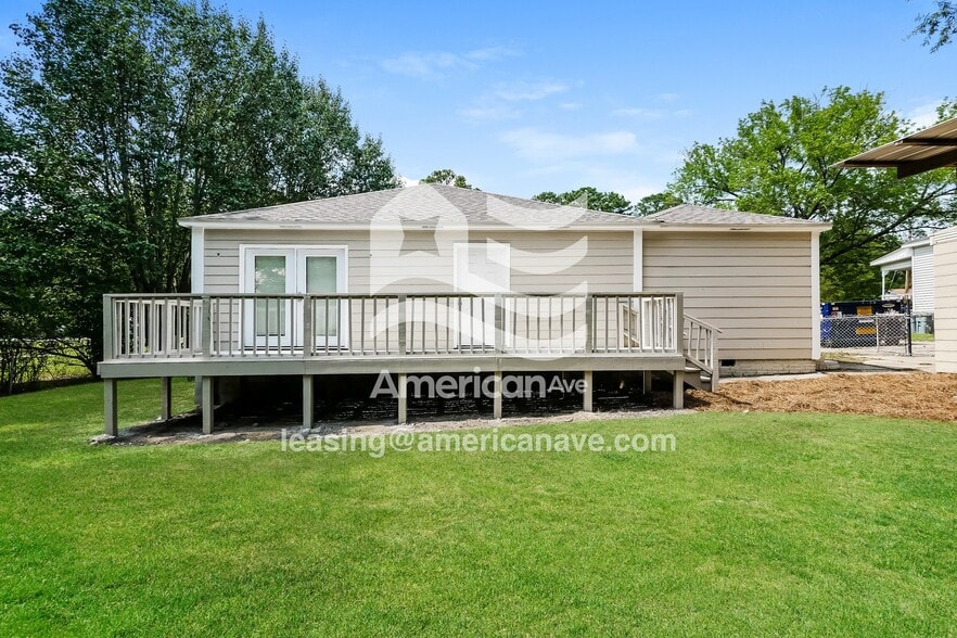 Building Photo - 912 54th St