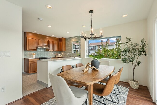 Building Photo - 540 N Hayden Bay Dr